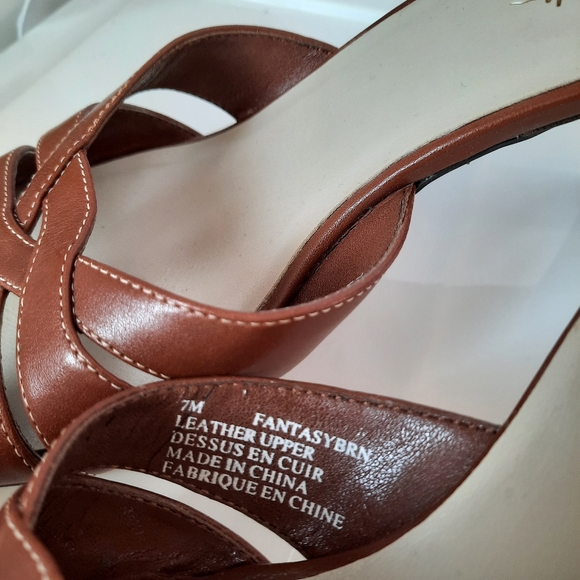 Brown leather sandals - women's 7M - Picture 3 of 4